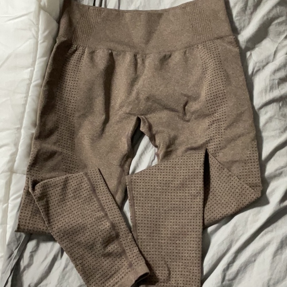 Amazon Brown Leggings with Seamless Waistband and Stretch Fit
